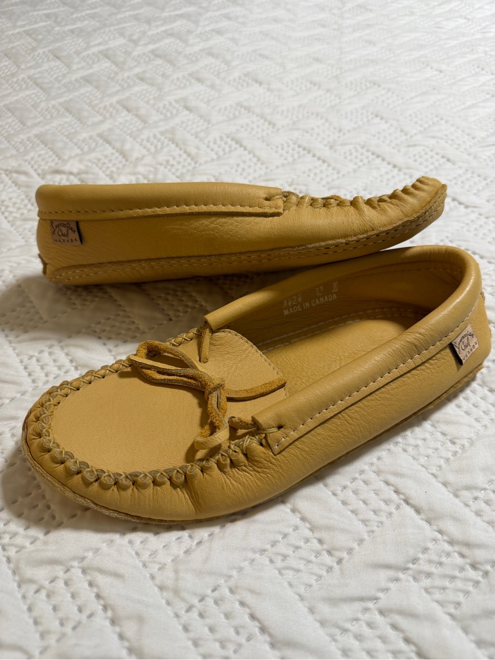 Laurentian Chief Lady Sz 9 Soft Leather Moccasin Slippers Made in Canada 🇨🇦
